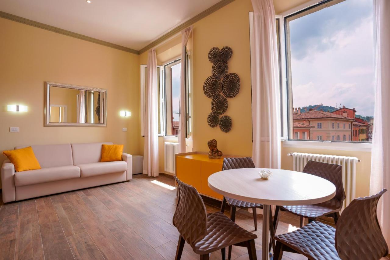 Attico Di Via D'Azeglio Acomodação com café da manhã Bolonha Exterior foto